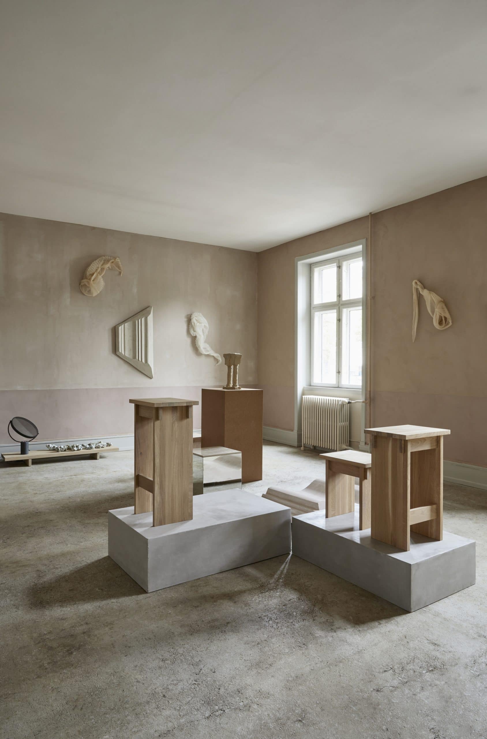 Matteo Brioni's fine-grained clay finishing plaster TerraVista Smooth Cannella and Cipria colors applied on walls for DAWN Three Days od Design exhibition, 2019, Copenhagen by Spatial Code and Linda Weimann