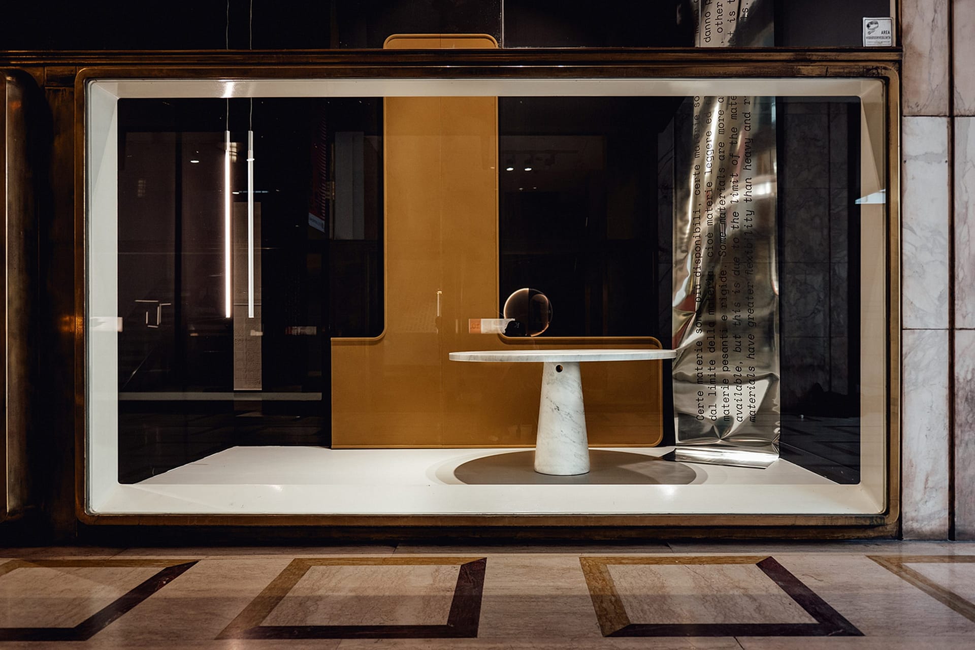 Agape Behibd the Scenes in Galleria Manzoni, Milan, made with Matteo Brioni's Arazzi panels by Marialaura Rossiello Studio Irvine, photo by Matteo Lavazza Seranto