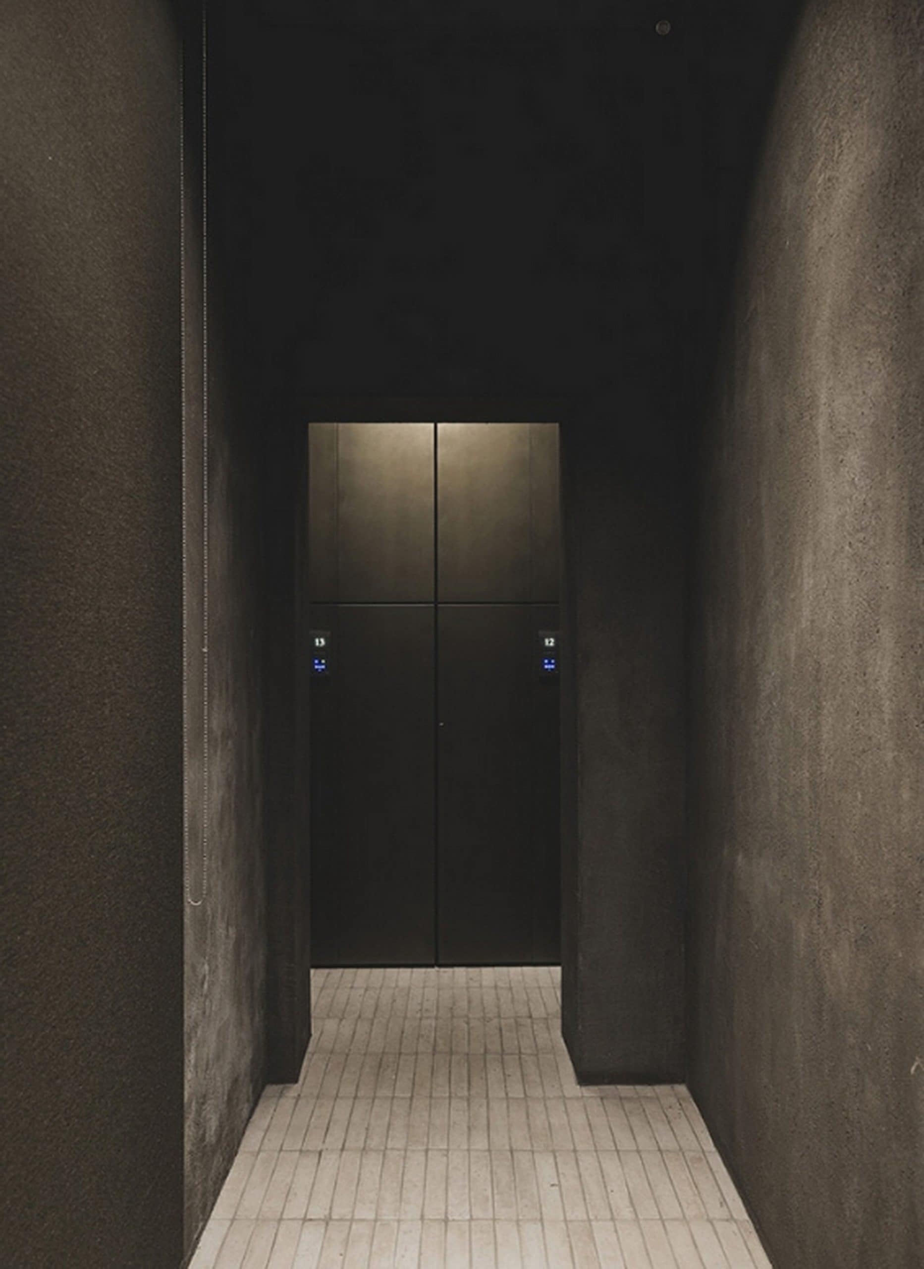 Hotel Scenario in ROme by MORQ made with MultiTerra Wabi Pepe Nero, photo by Giulio Aristide