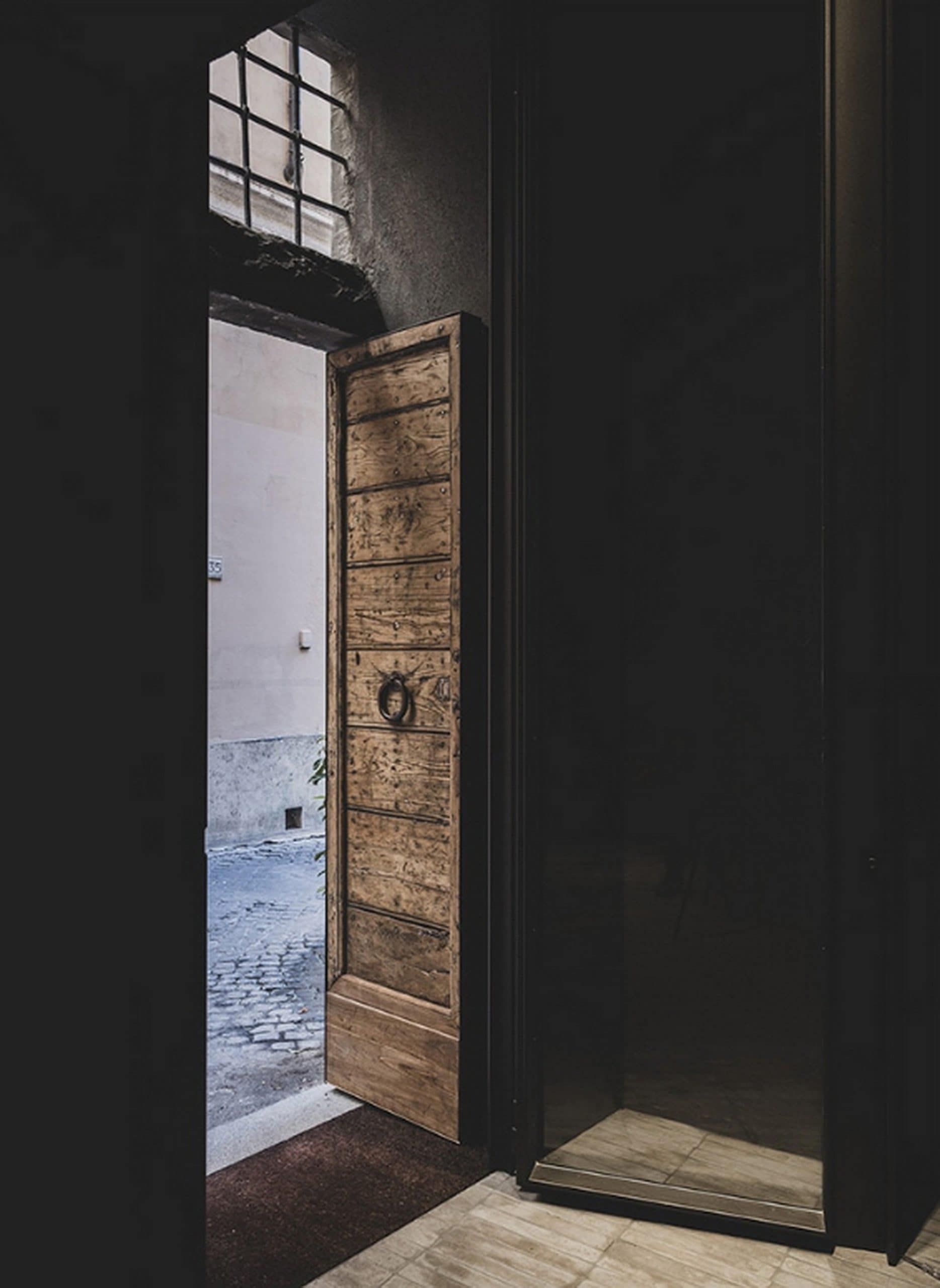 Hotel Scenario in ROme by MORQ made with MultiTerra Wabi Pepe Nero, photo by Giulio Aristide