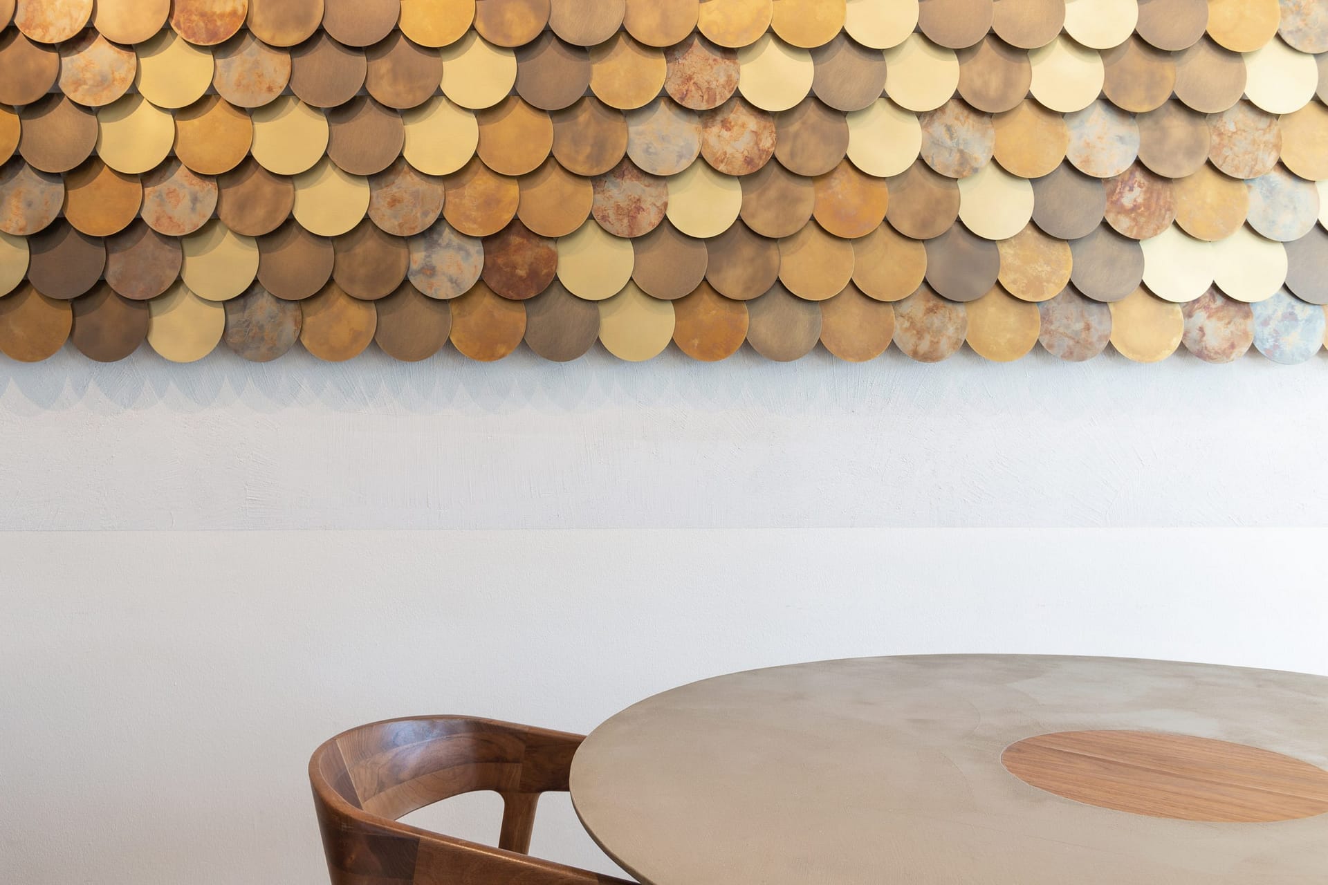 Clay paint TerraSilk Structured Custom color applied to the walls of the Locanda Remare restaurant and hotel in Cesenatico. Project by Francesco Gasperini, photo by Angelo CIccolo