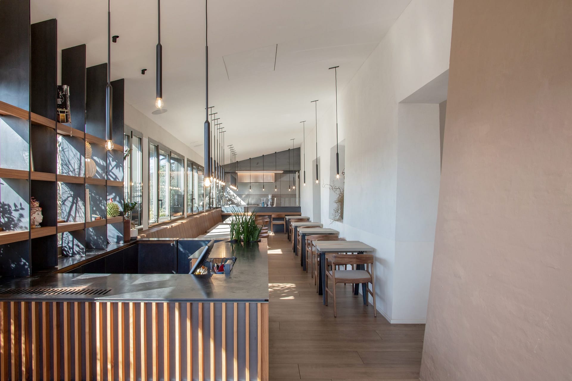 Clay paint TerraSilk Structured Custom color applied to the walls of the Locanda Remare restaurant and hotel in Cesenatico. Project by Francesco Gasperini, photo by Angelo CIccolo