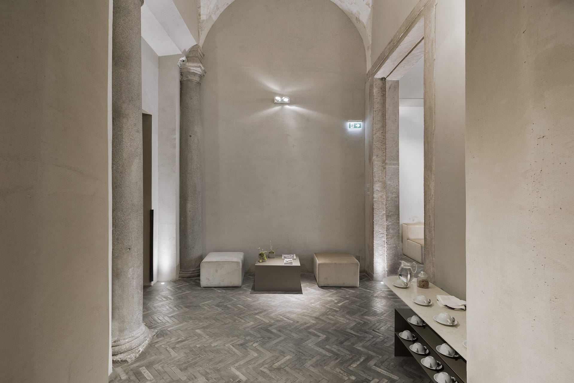 Hotel dei Barbieri in Rome by MORQ made with MultiTerra Smooth Panna, photo by Andrea Rinaldi